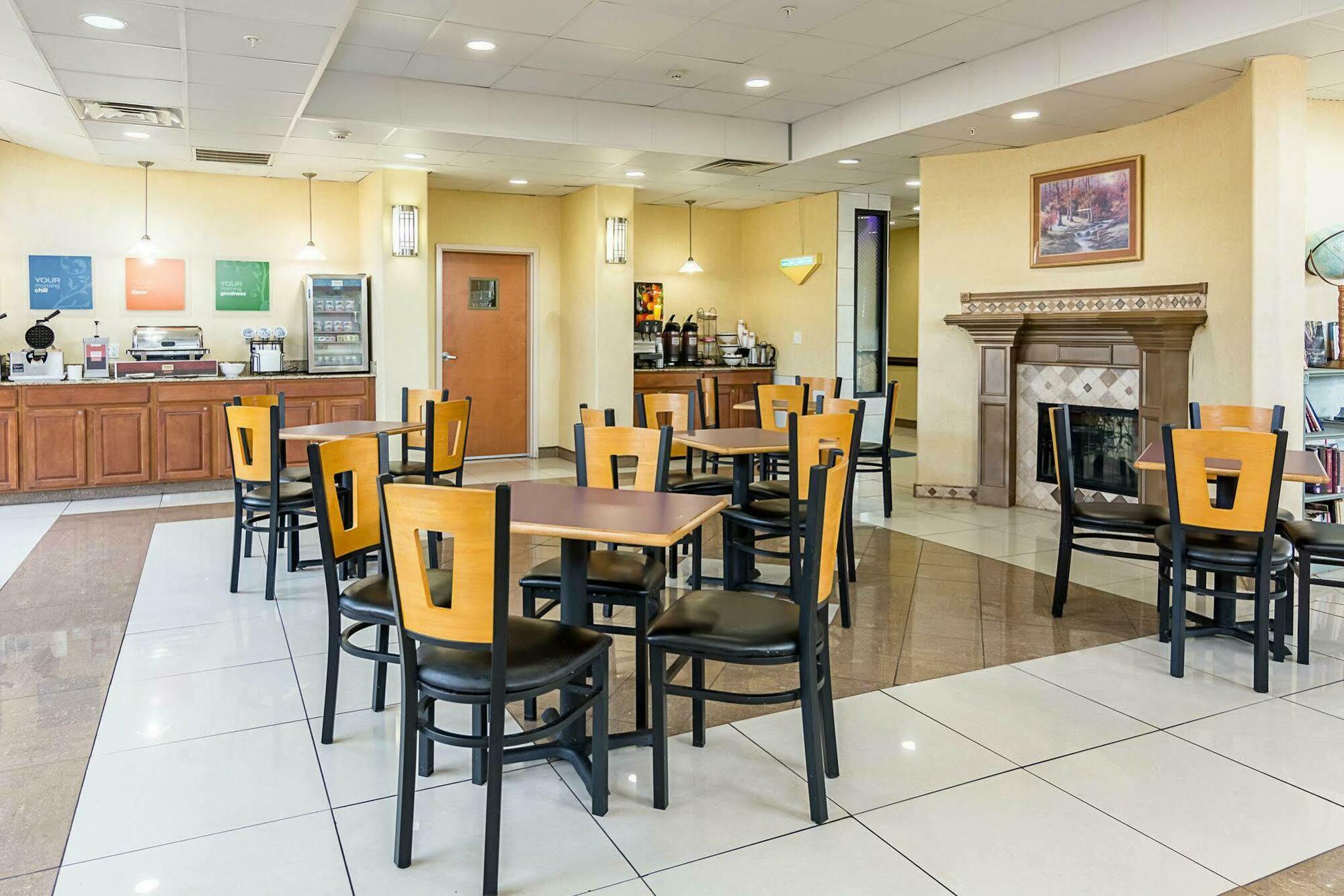 Comfort Inn & Suites Chesapeake - Portsmouth Exterior foto